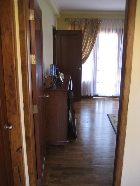 Entry to middle bedroom